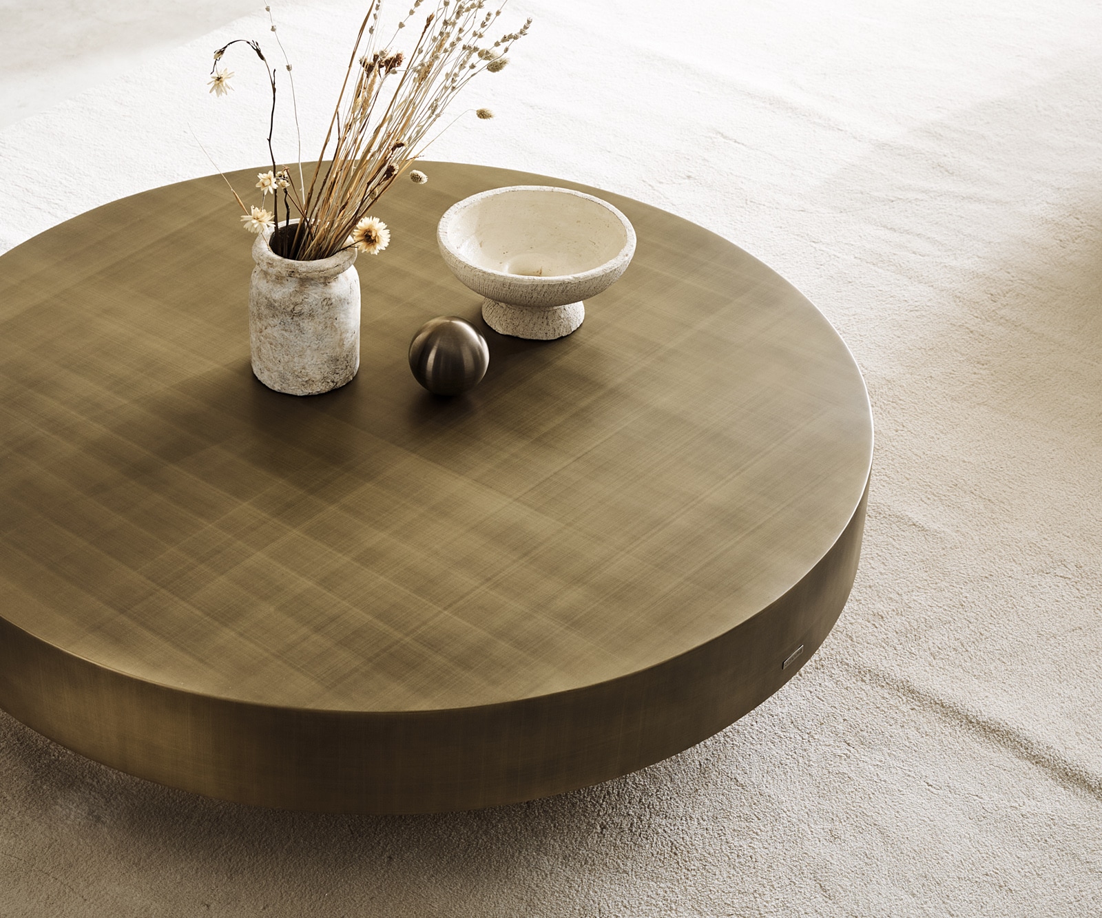 Couchtisch Ryo 120x30 cm Metallic Gold 2 Couchtisch Ryo 120x30 cm Metallic Gold 2