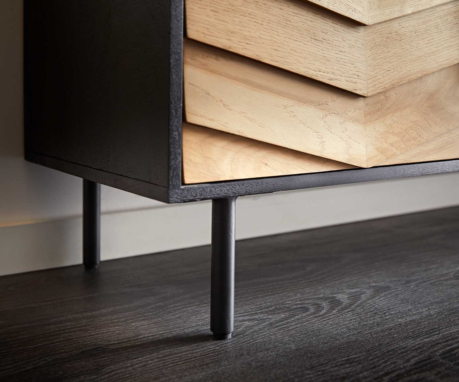 Lowboard Muvi 200 cm Eiche Natur Mango Schwarz Metall Schwarz 2 Türen 2 Fächer 6