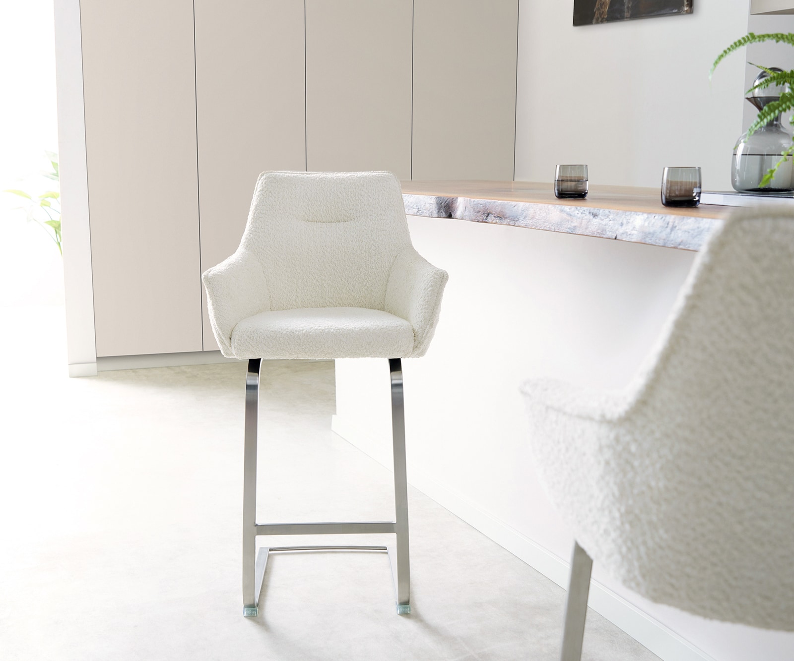 Barstuhl Alja-Flex Bouclé Weiß Freischwinger flach Edelstahl Taschenfederkern 4 Barstuhl Alja-Flex Bouclé Weiß Freischwinger flach Edelstahl Taschenfederkern 4