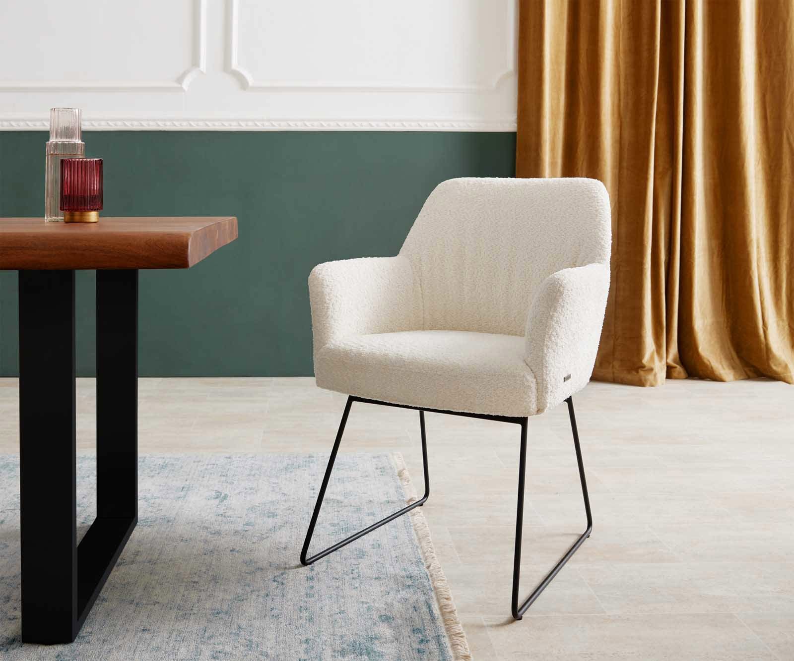 Esszimmerstuhl Xana-Flex mit Armlehnen Bouclé Weiß Kufengestell Schwarz Taschenfederkern Esszimmerstuhl Xana-Flex mit Armlehnen Bouclé Weiß Kufengestell Schwarz Taschenfederkern