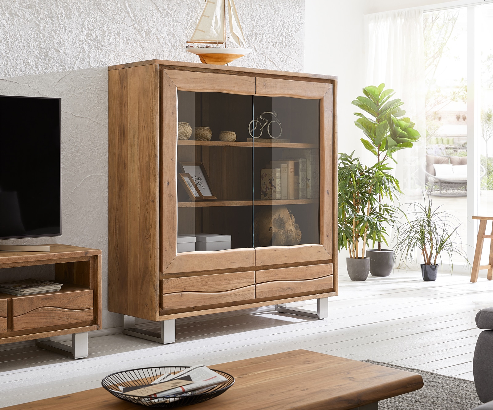 Highboard Live-Edge Glasvitrine Massivholz Edelstahl Füße 2 Highboard Live-Edge Glasvitrine Massivholz Edelstahl Füße 2