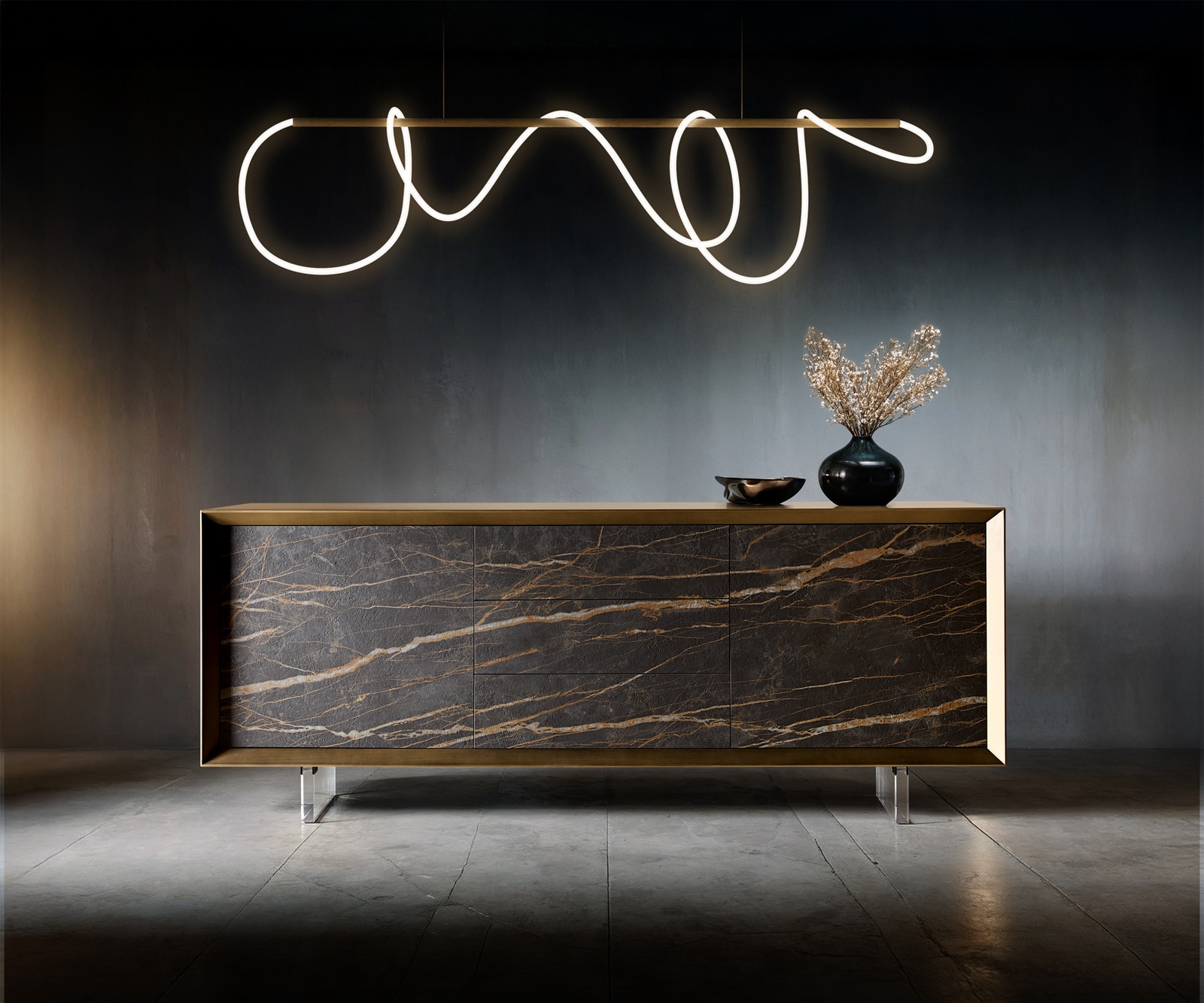 Sideboard Yori 200 cm Metallic Gold 2 Türen 3 Schubladen Keramik Laminam®Noir Desir Braun 2 Sideboard Yori 200 cm Metallic Gold 2 Türen 3 Schubladen Keramik Laminam®Noir Desir Braun 2