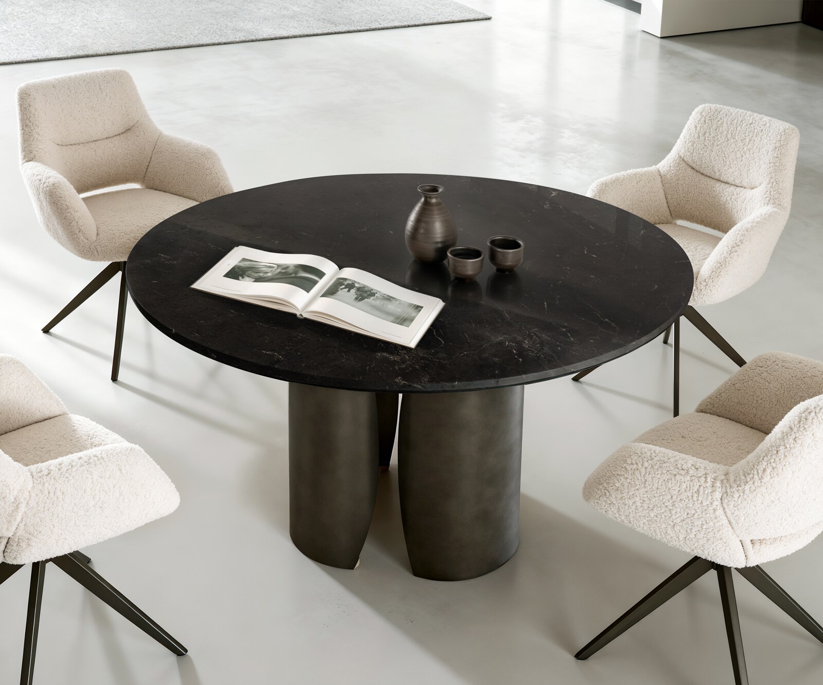 Esstisch Adenza Rund 140x140 cm Marmor Schwarz Silber Metall Black Antique 1