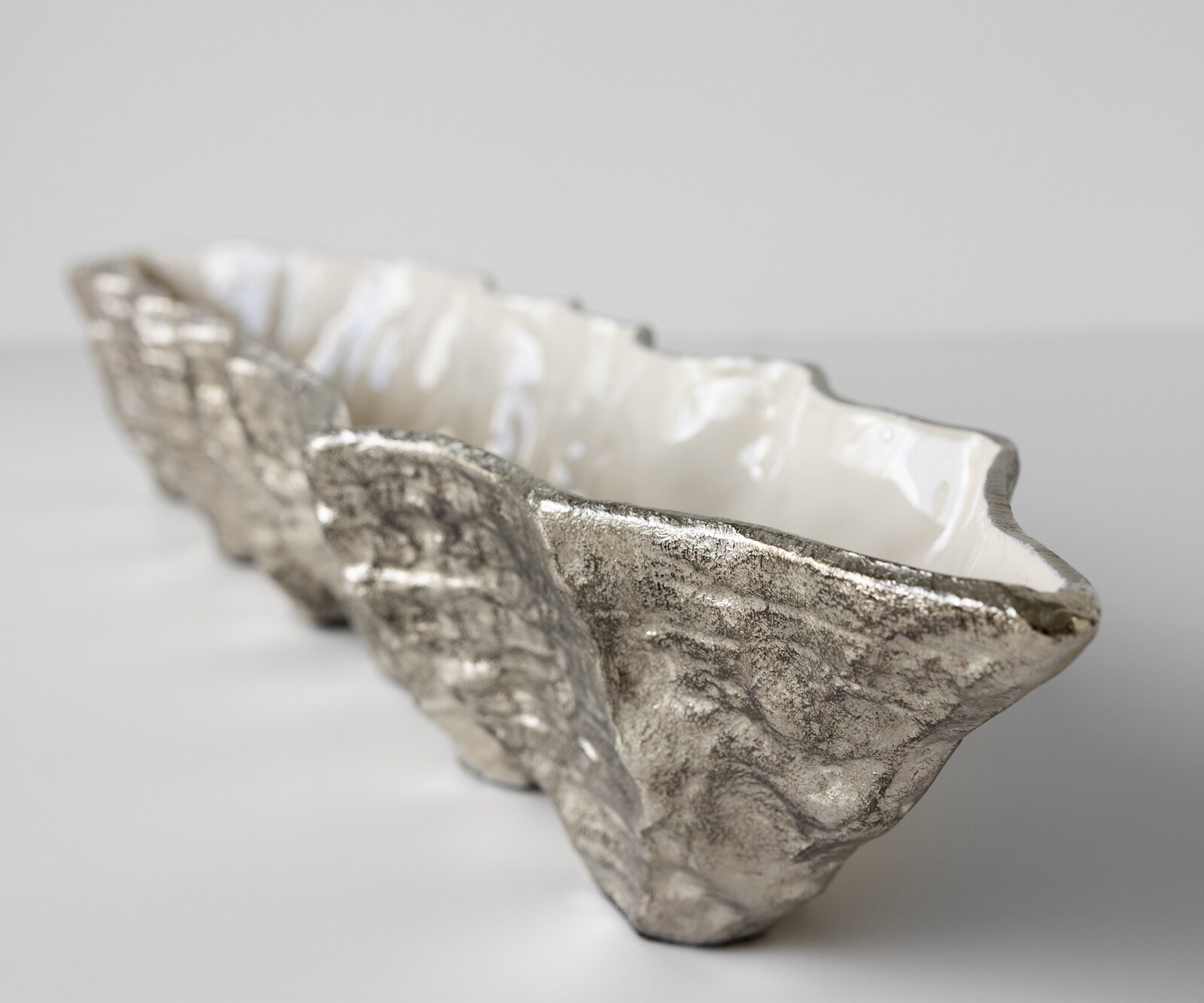 Schale Riffa B100 x T19 x H15 cm Aluminium Platin Opal Handgemacht 2
