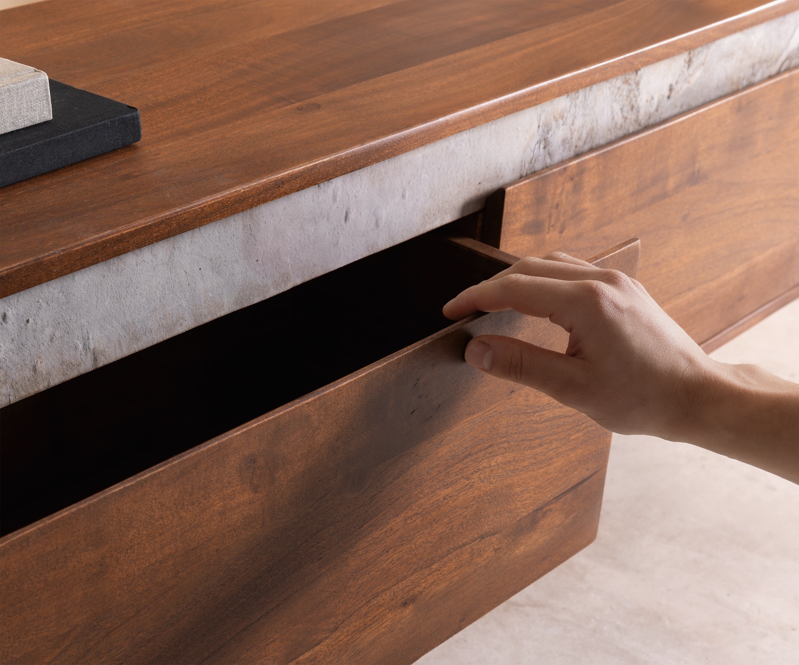 Lowboard Stonegrace 200 cm Akazie Braun Schiefer 4 Schubladen V-Fuß Schwarz 4 Lowboard Stonegrace 200 cm Akazie Braun Schiefer 4 Schubladen V-Fuß Schwarz 4