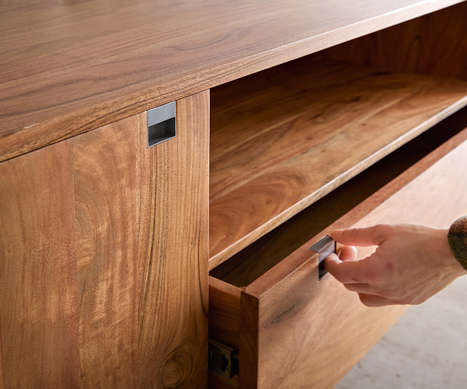 Sideboard Rivoro 175 cm Akazie Natur 2 Türen 1 Schubfach 1 Fach 5