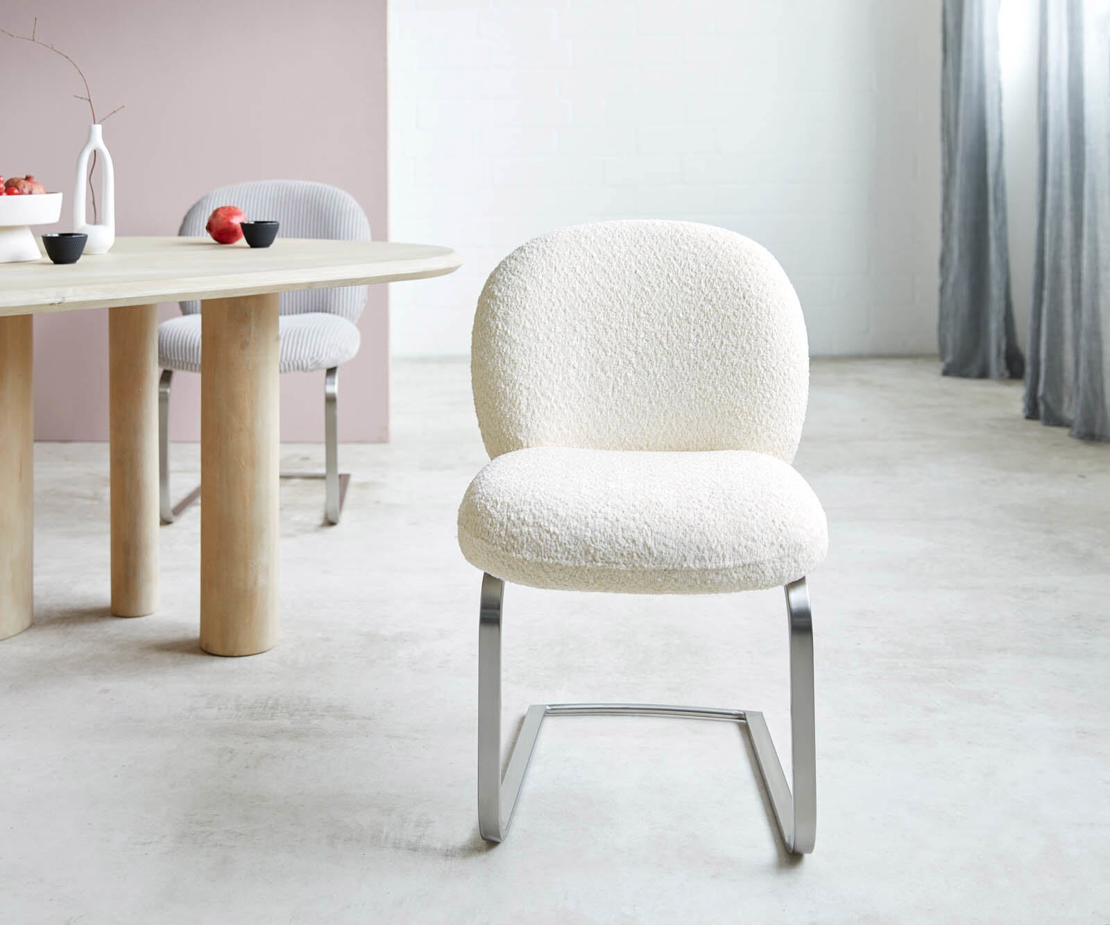Freischwinger Nube-Flex Bouclé Weiß Freischwinger flach Edelstahl Taschenfederkern 1