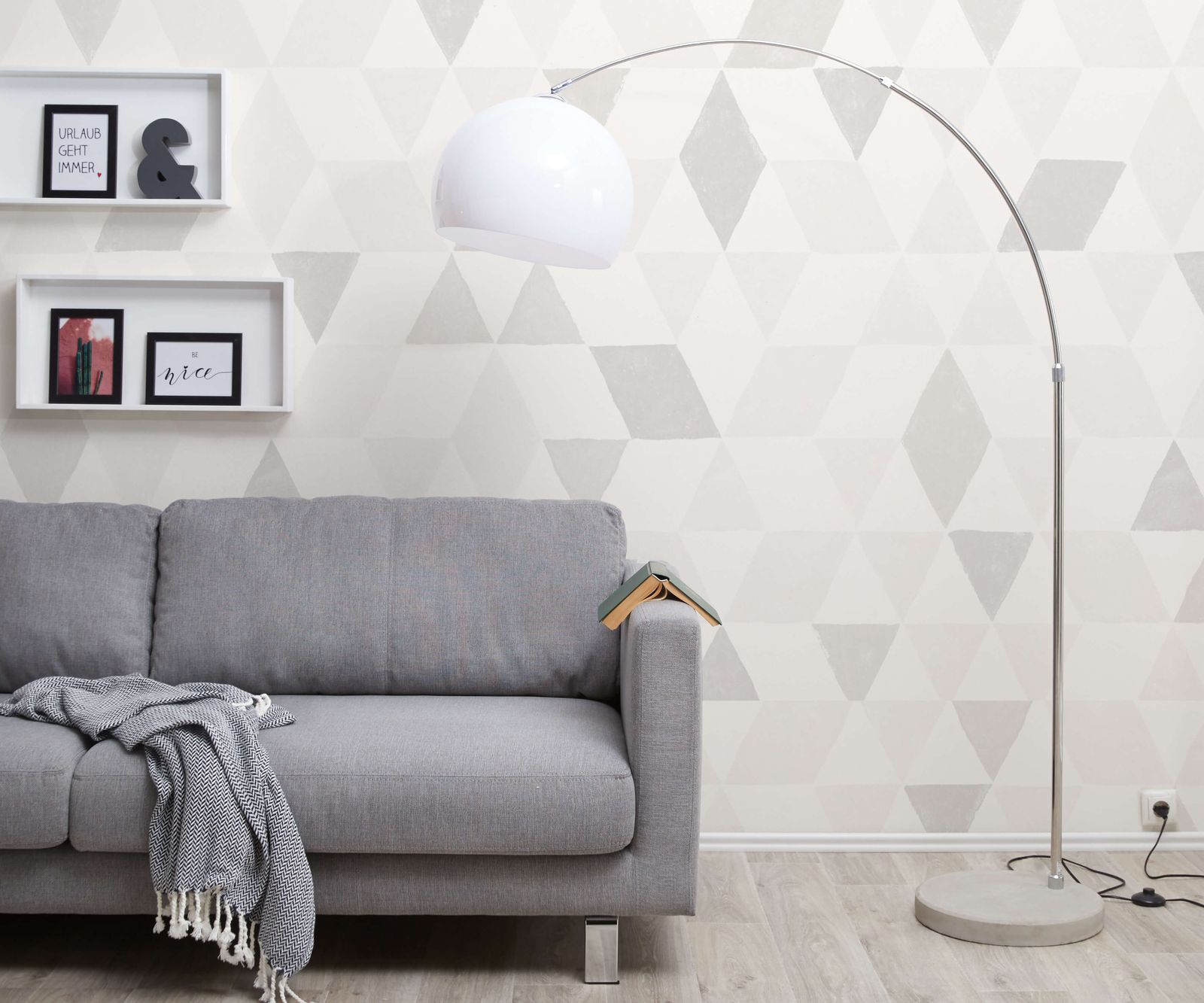 Bogenleuchte Big-Deal Eco Silber Weiss Betonfuß höhenverstellbar