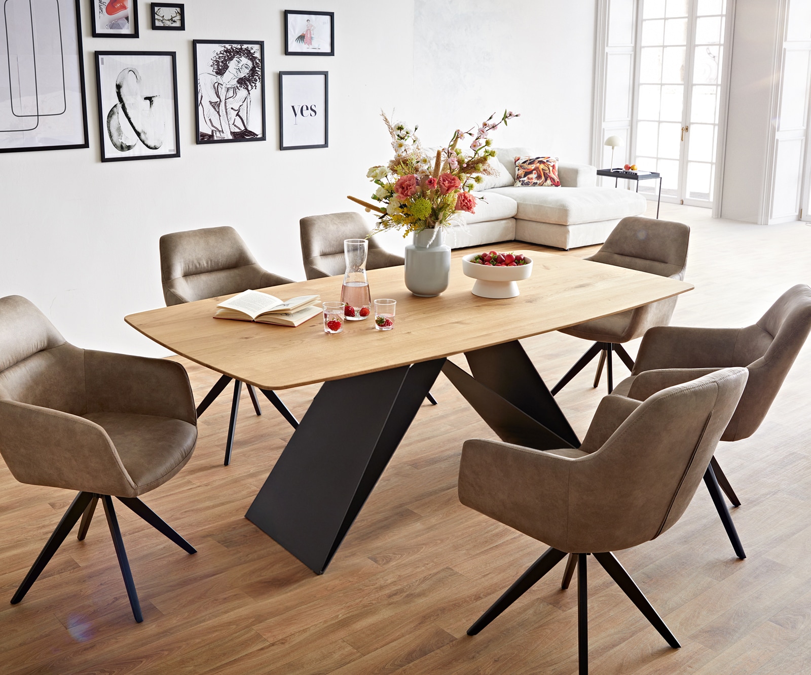 Esstisch Edge Boot 200x100x2,5-3 Eiche Natur V-Gestell Flachstahl Schwarz Schweizer Kante 6 Esstisch Edge Boot 200x100x2,5-3 Eiche Natur V-Gestell Flachstahl Schwarz Schweizer Kante 6