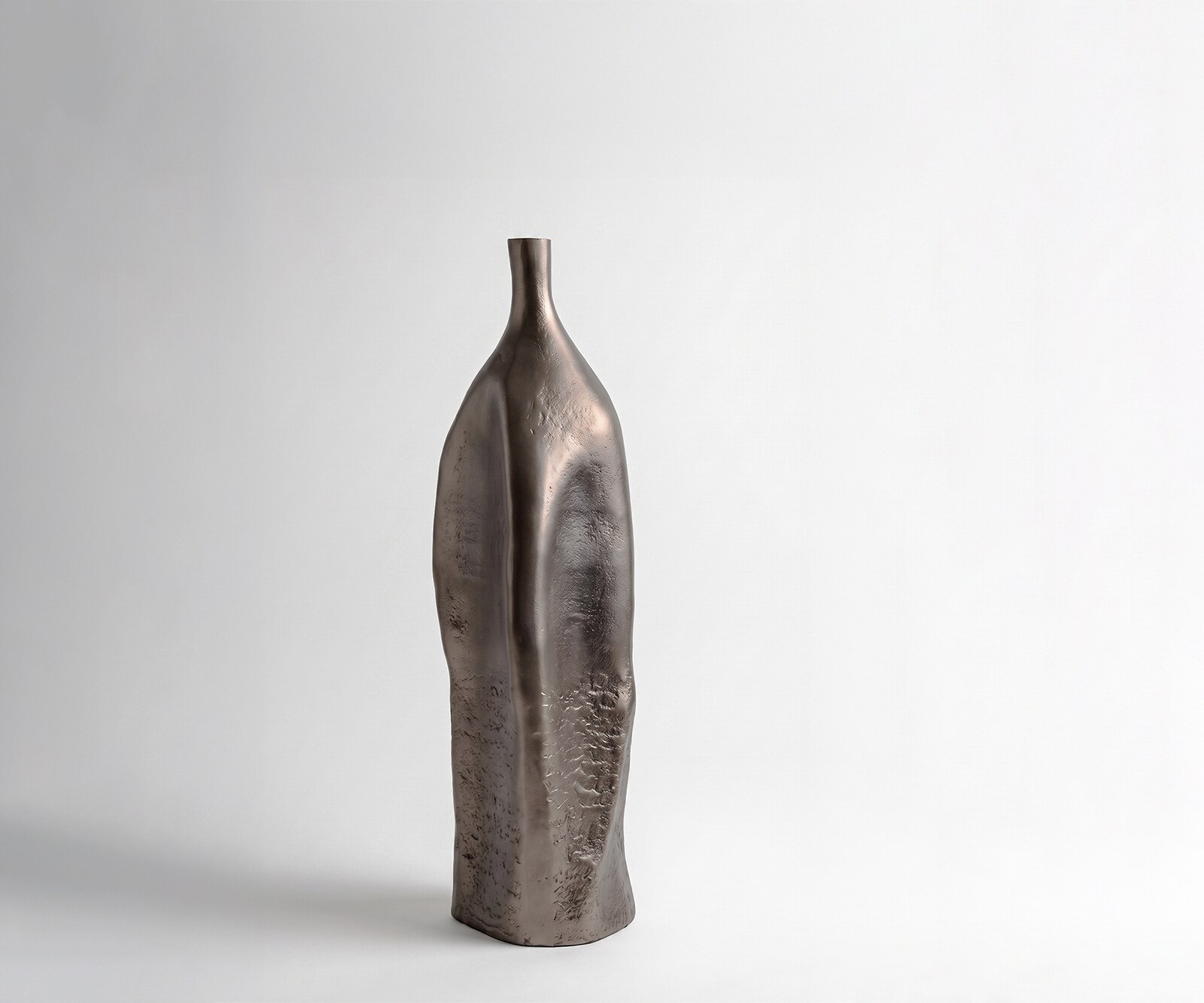 Vase Norevo l15 x P15 x H51 cm Aluminium Hämatit Moulé