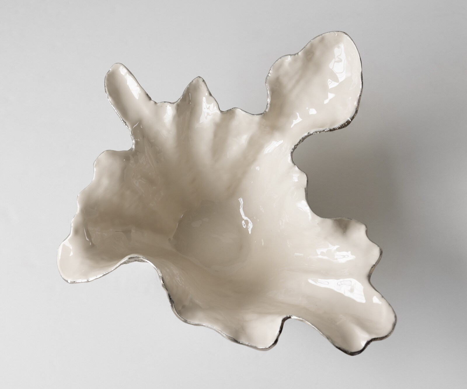 Schale Liora B52 x T51 x H21 cm Aluminium Platin Opal Handgemacht 1
