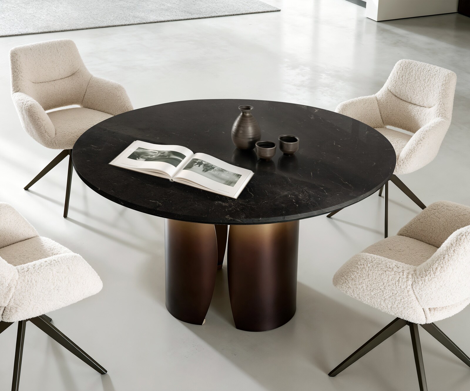 Esstisch Adenza Rund 140x140 cm Marmor Schwarz Silber Metall Gold Ombre 1