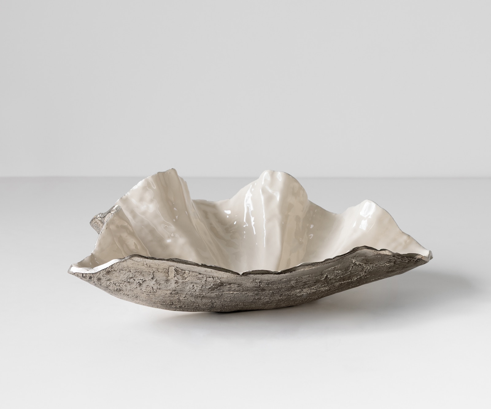 Schale Aurelia B46 x T31 x H15 cm Aluminium Platin Opal Handgemacht