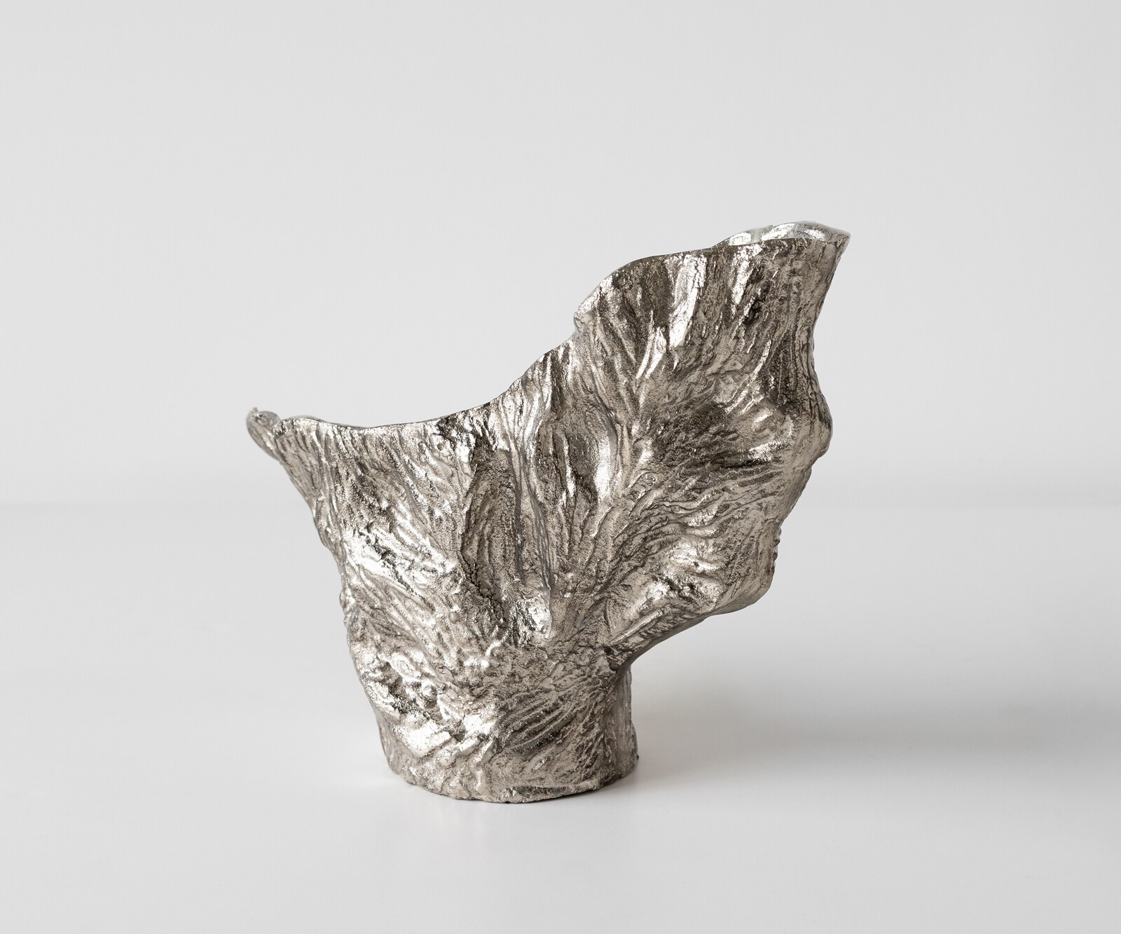Vase Alaris B44 x T13 x H31 cm Aluminium Platin Handgemacht 1