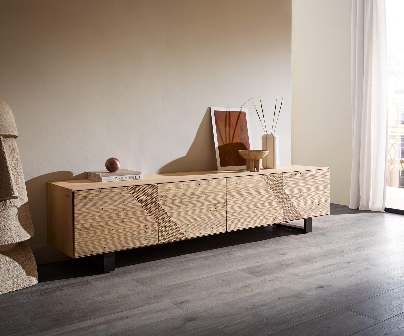 Lowboard Tereos 220 cm Eiche Natur 3D Effekt 4 Türen Kufe Metall Schwarz
