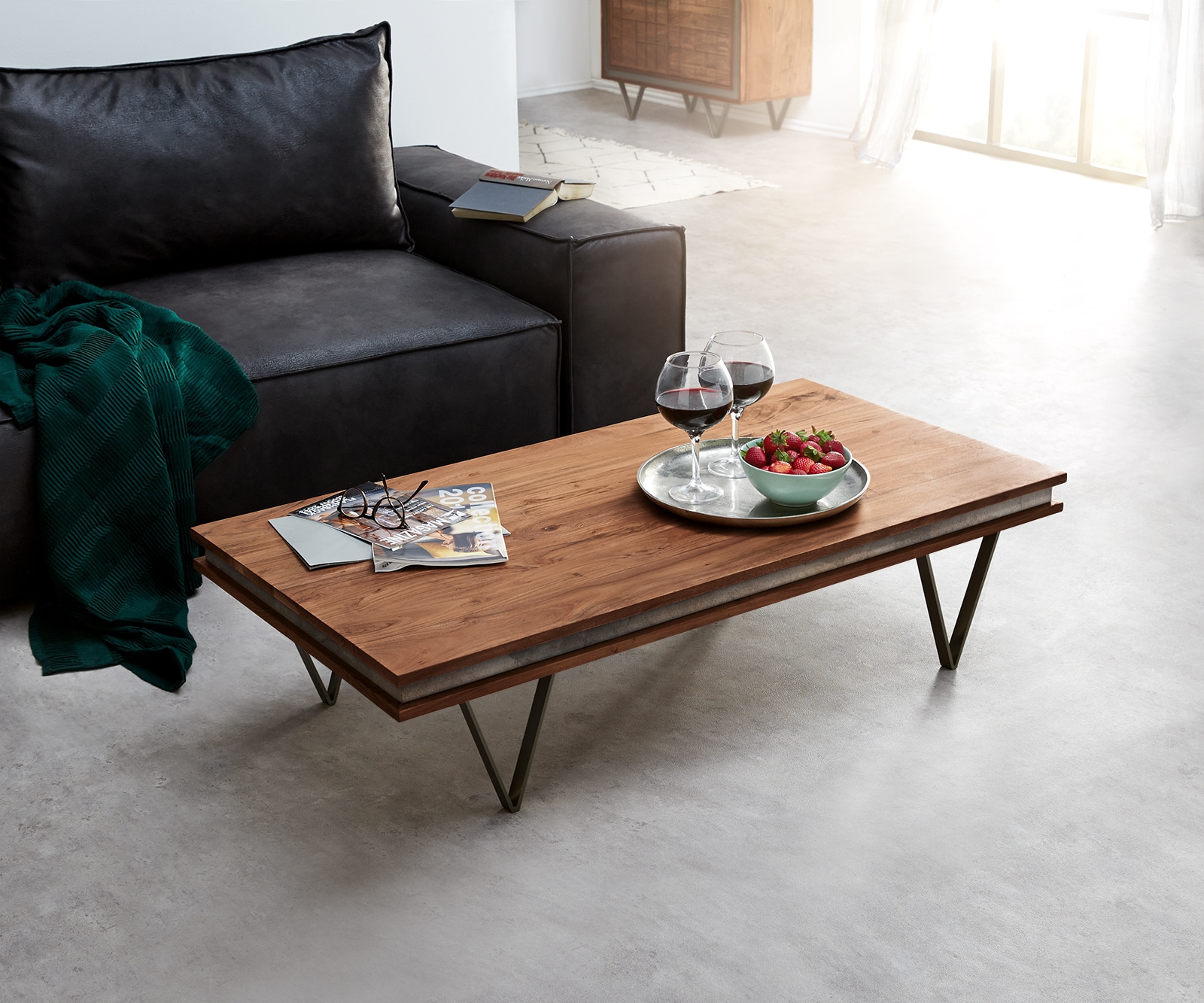 DELIFE Couchtisch Stonegrace 117x60 cm Akazie Braun Schiefer V-Fuß Schwarz