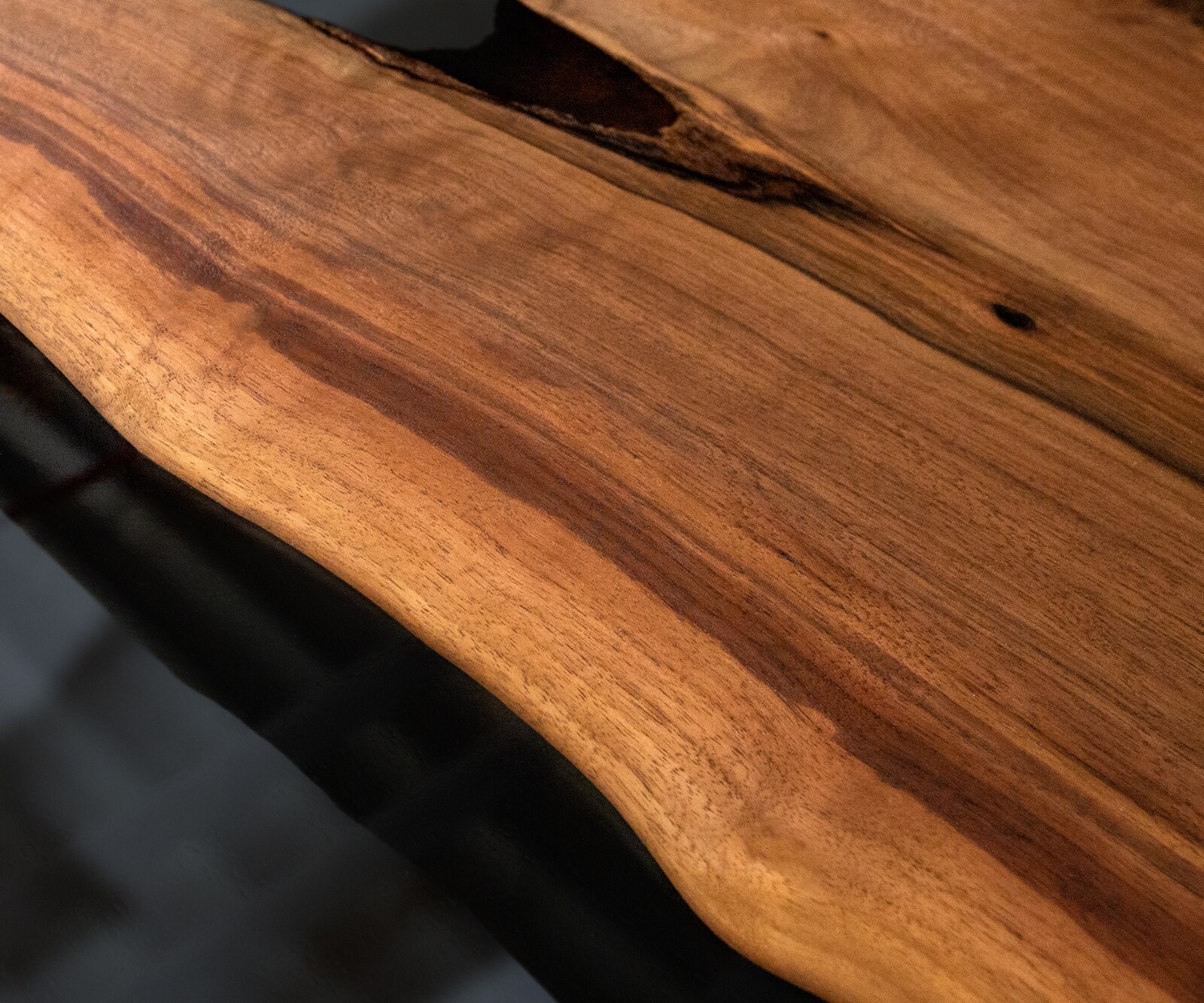 Tischplatte Walnuss Natur 200 cm Epoxid Schwarz-Transparent Unikat Nr. 32338 2