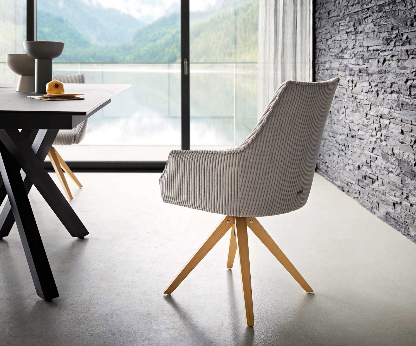 Drehstuhl Alja-Flex mit Armlehnen Cord Silbergrau Holzgestell kantig Natur 180° drehbar Taschenfederkern 4