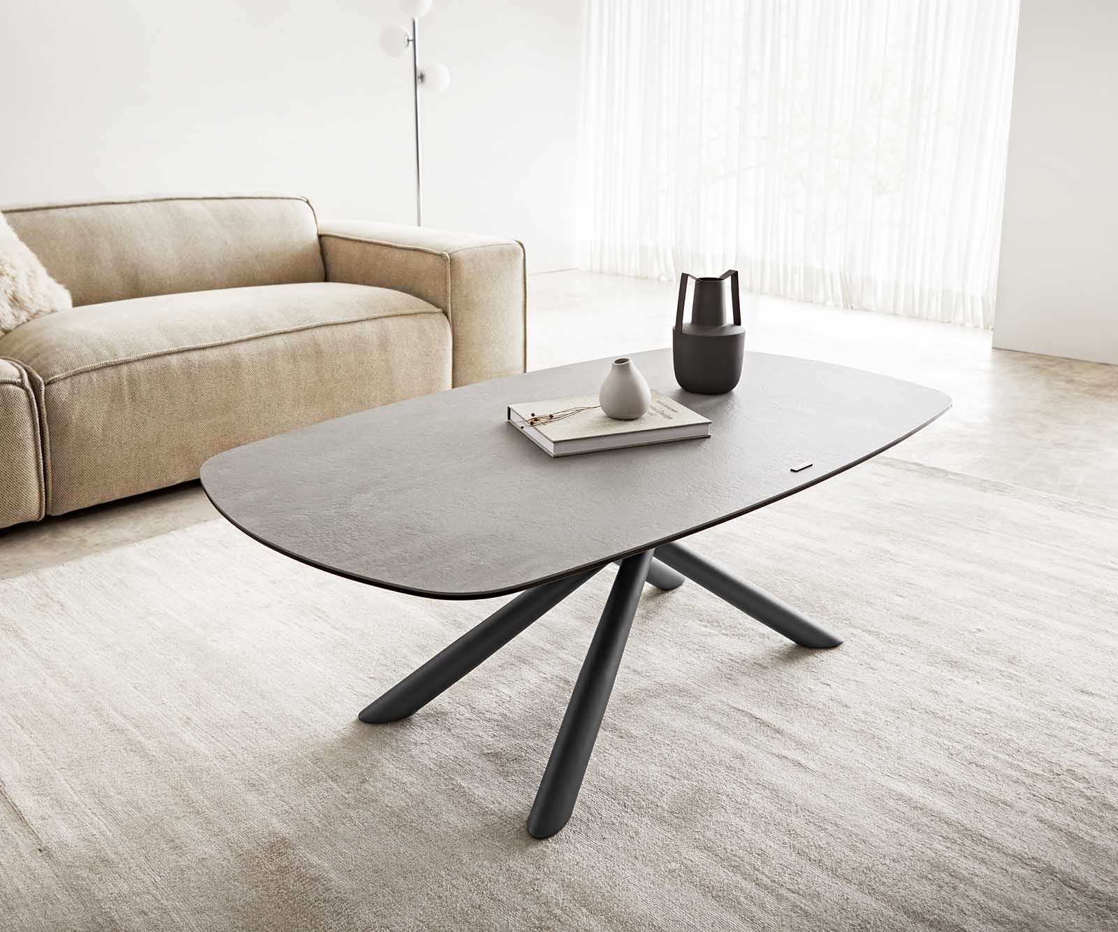 Couchtisch Sarita 120x70 cm Keramik Aspetto Concreto Betonfarbig Gestell Metall Schwarz 1