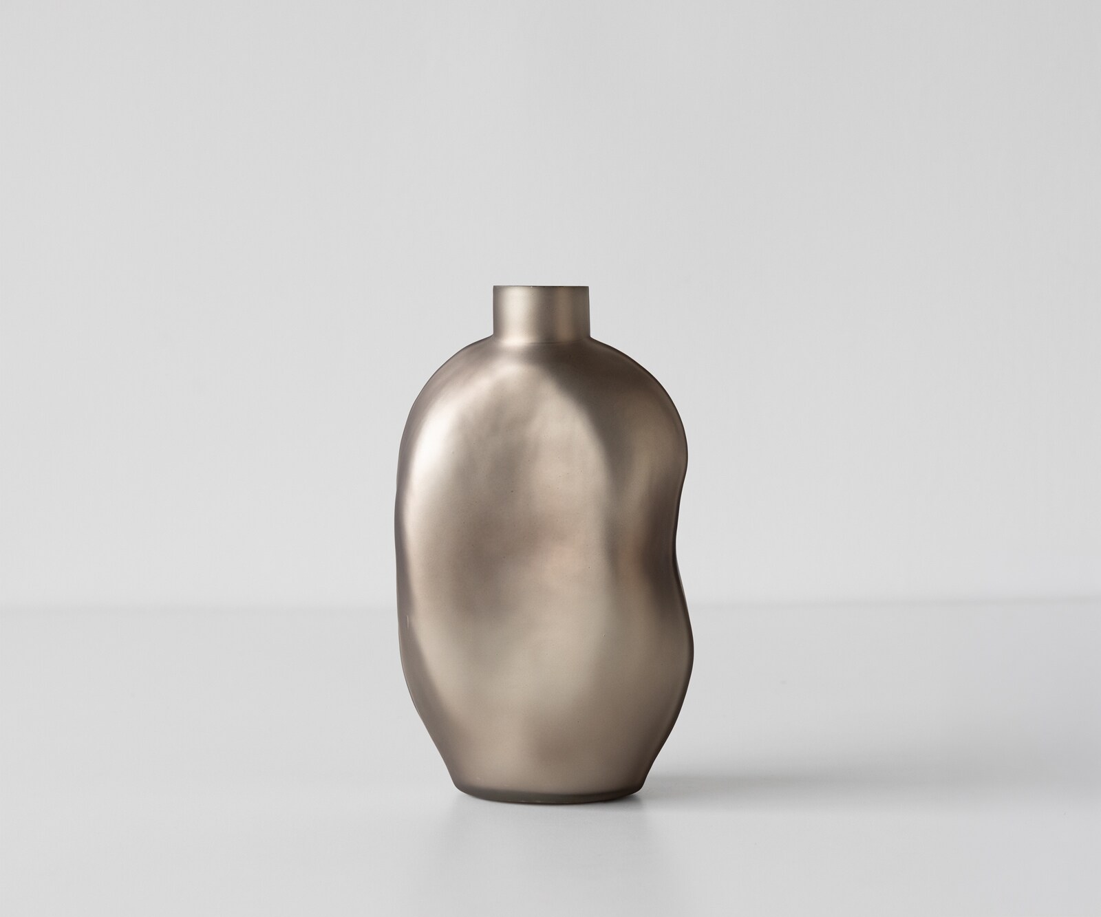 Vase Mireva l15 x P9 x H27 cm Verre Opal Soufflé à la bouche