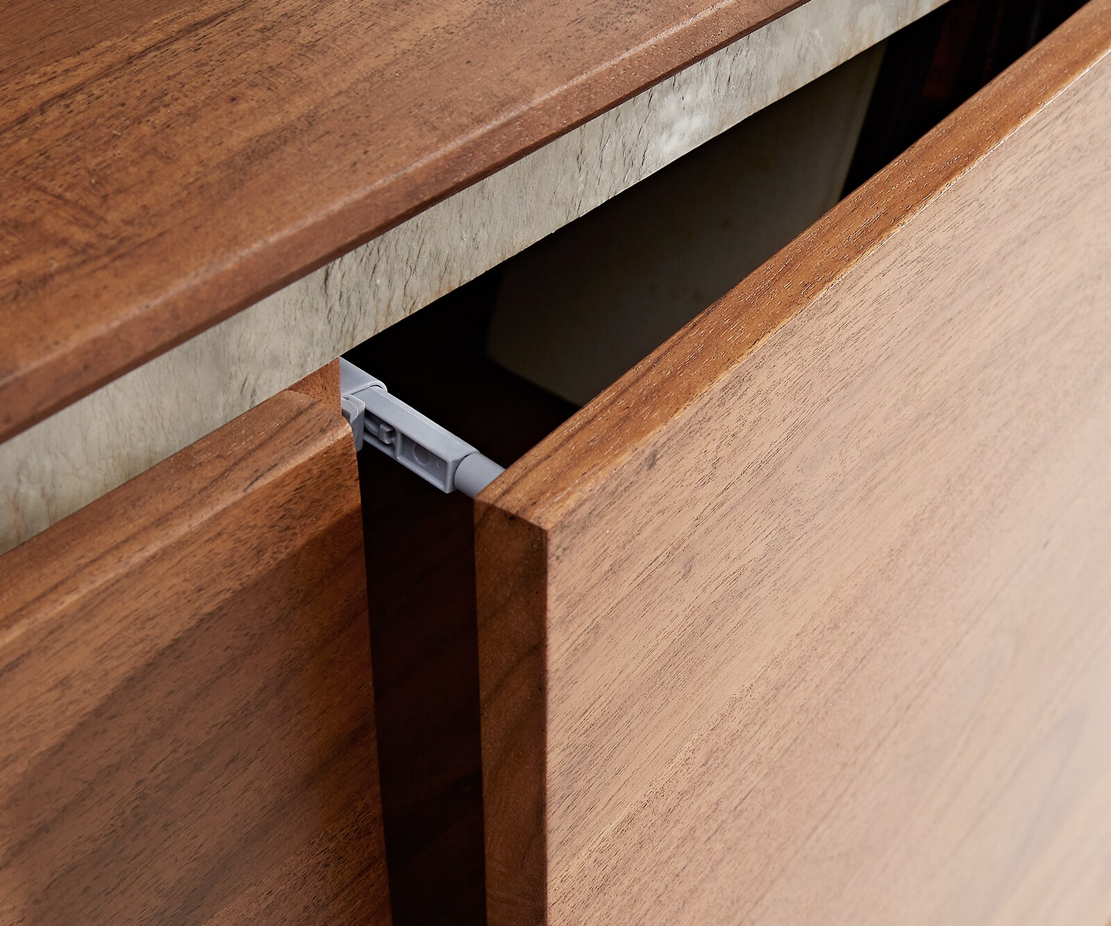 Sideboard Stonegrace 175 cm Akazie Braun Steinfurnier 2 Türen 3 Schubladen V-Fuß Schwarz 5