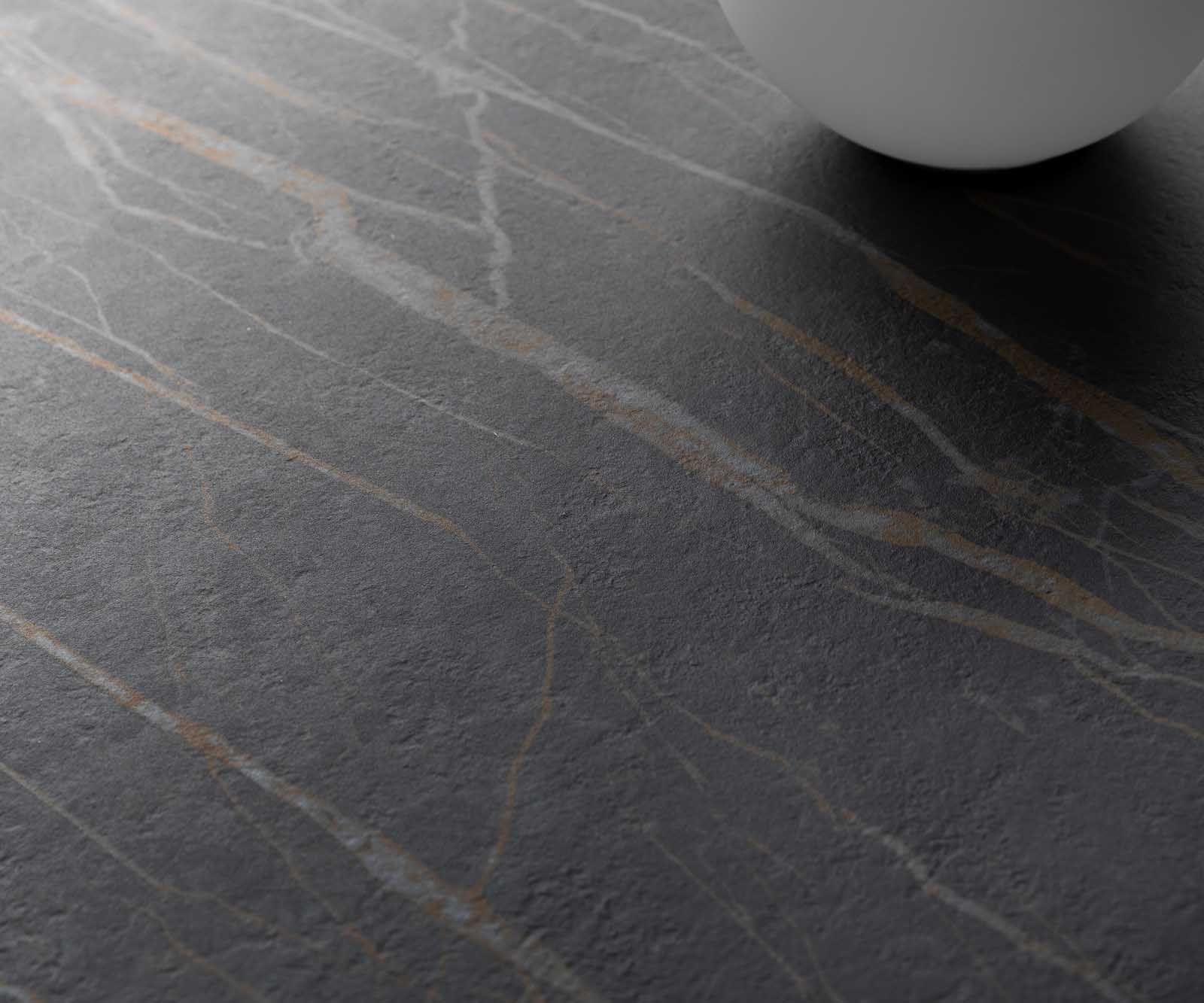 Couchtisch Delron 70x70 cm Keramik Laminam®Noir Desir Braun Kreuzfuß Flach Metall Effektfinish Titan 3