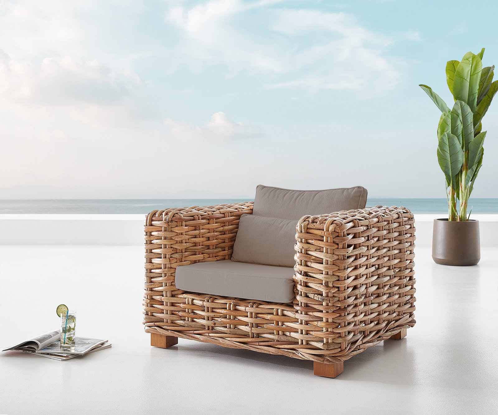 Loungesessel Nizza aus Rattan natur mit Kissen braun Loungesessel Nizza aus Rattan natur mit Kissen braun