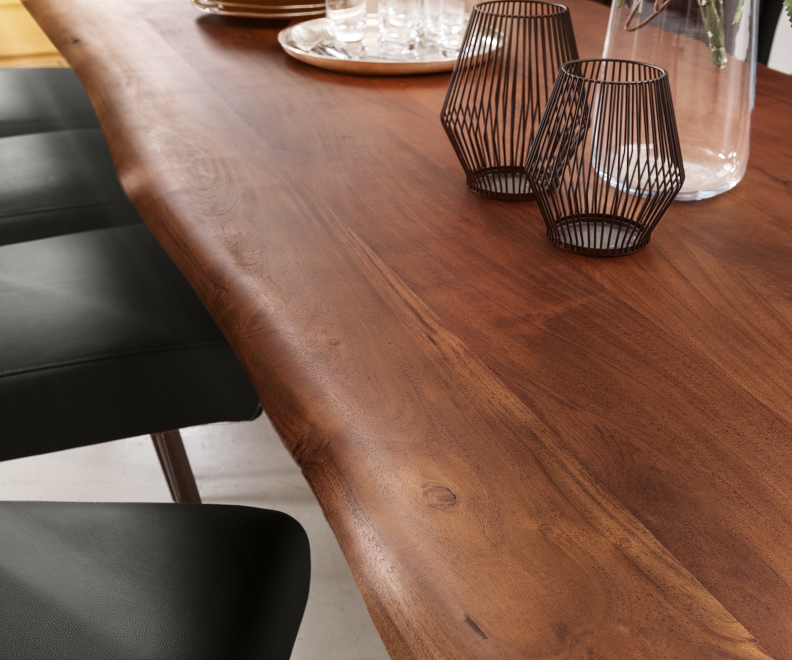 Esstisch Edge 300x100 XL Akazie Braun Metall Schräg Live-Edge 3 Esstisch Edge 300x100 XL Akazie Braun Metall Schräg Live-Edge 3