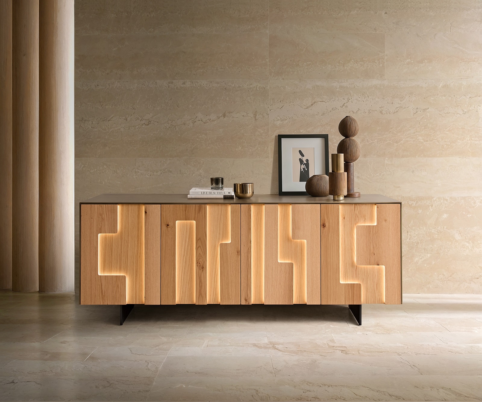 Sideboard Taka 200 cm Metallic Gold 4 Türen schwebend Metall Schwarz 1