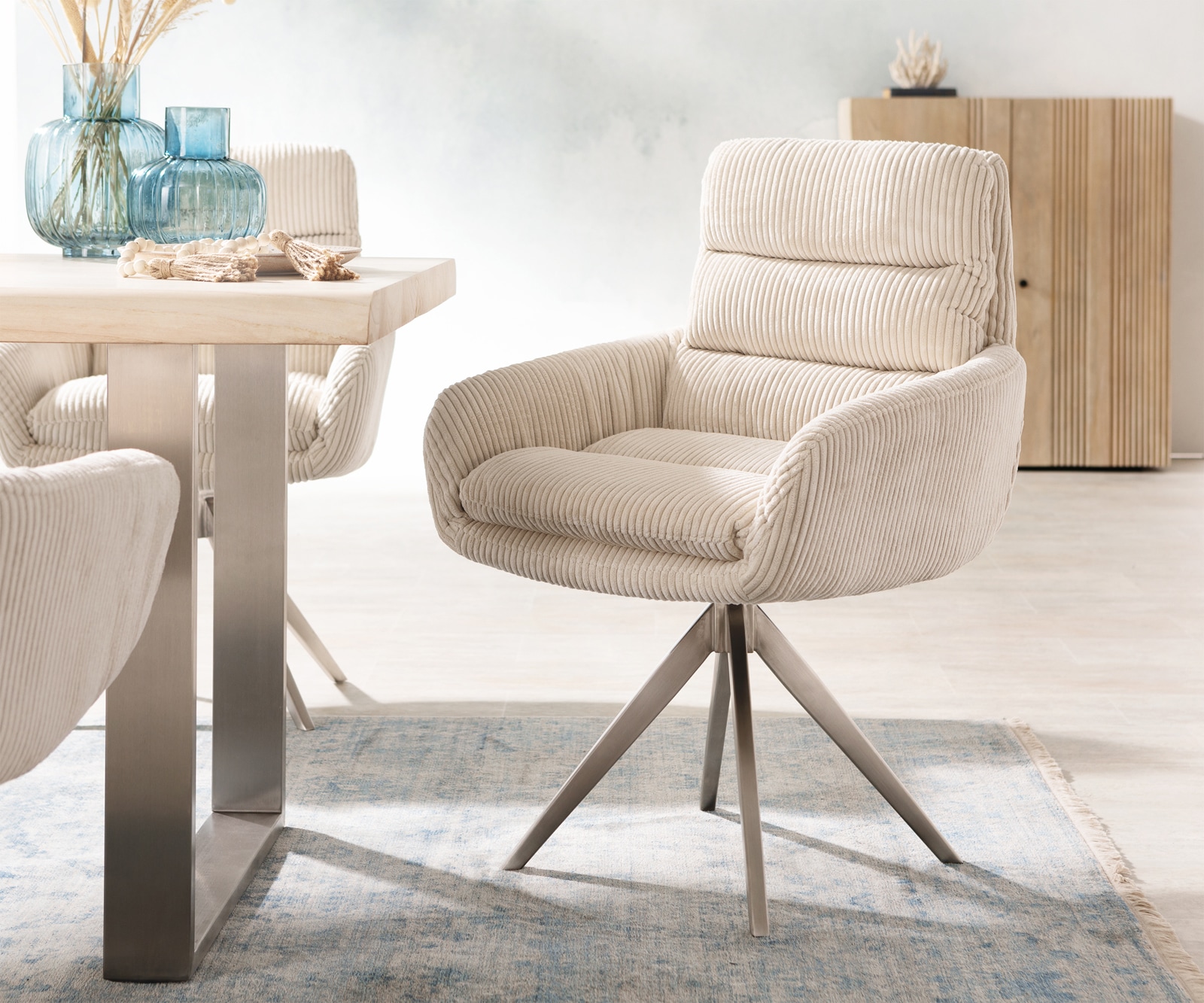 Esszimmerstuhl Abelia-Flex mit Armlehnen Cord Beige Kreuzgestell kantig Ede günstig online kaufen