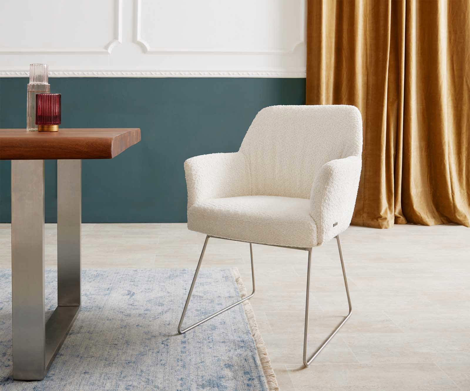 Esszimmerstuhl Xana-Flex mit Armlehnen Bouclé Weiß Kufengestell Edelstahl Taschenfederkern Esszimmerstuhl Xana-Flex mit Armlehnen Bouclé Weiß Kufengestell Edelstahl Taschenfederkern