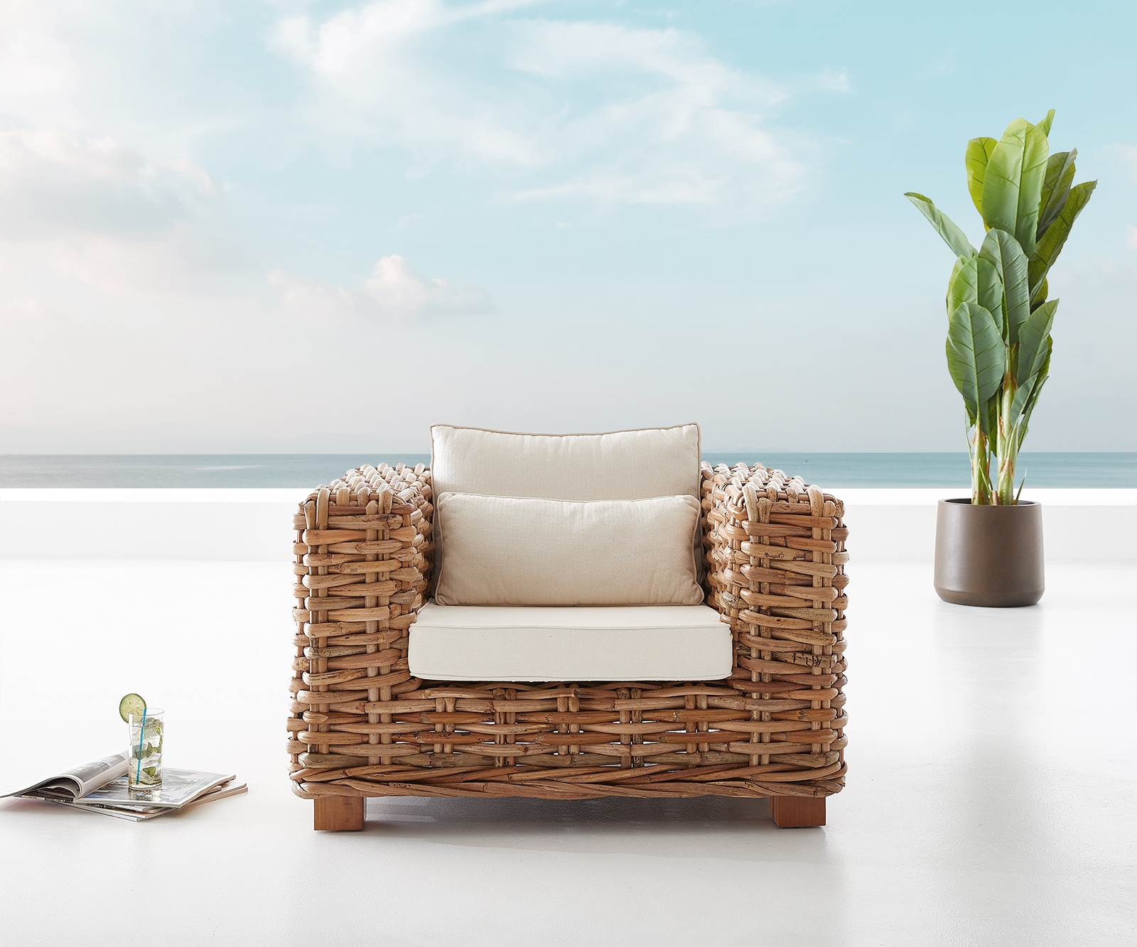 Loungesessel Nizza aus Rattan natur mit Kissen weiß 1 Loungesessel Nizza aus Rattan natur mit Kissen weiß 1