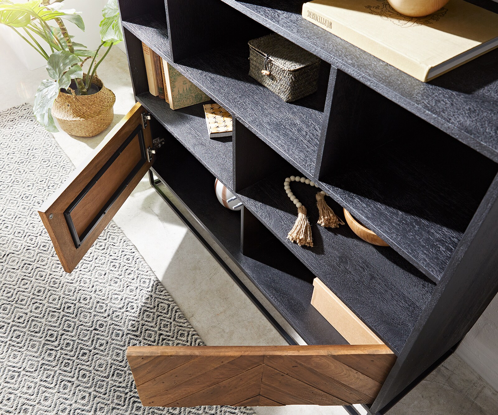 Highboard Famke 120 cm Mango Teak 10 Fächer 2 Türen 4