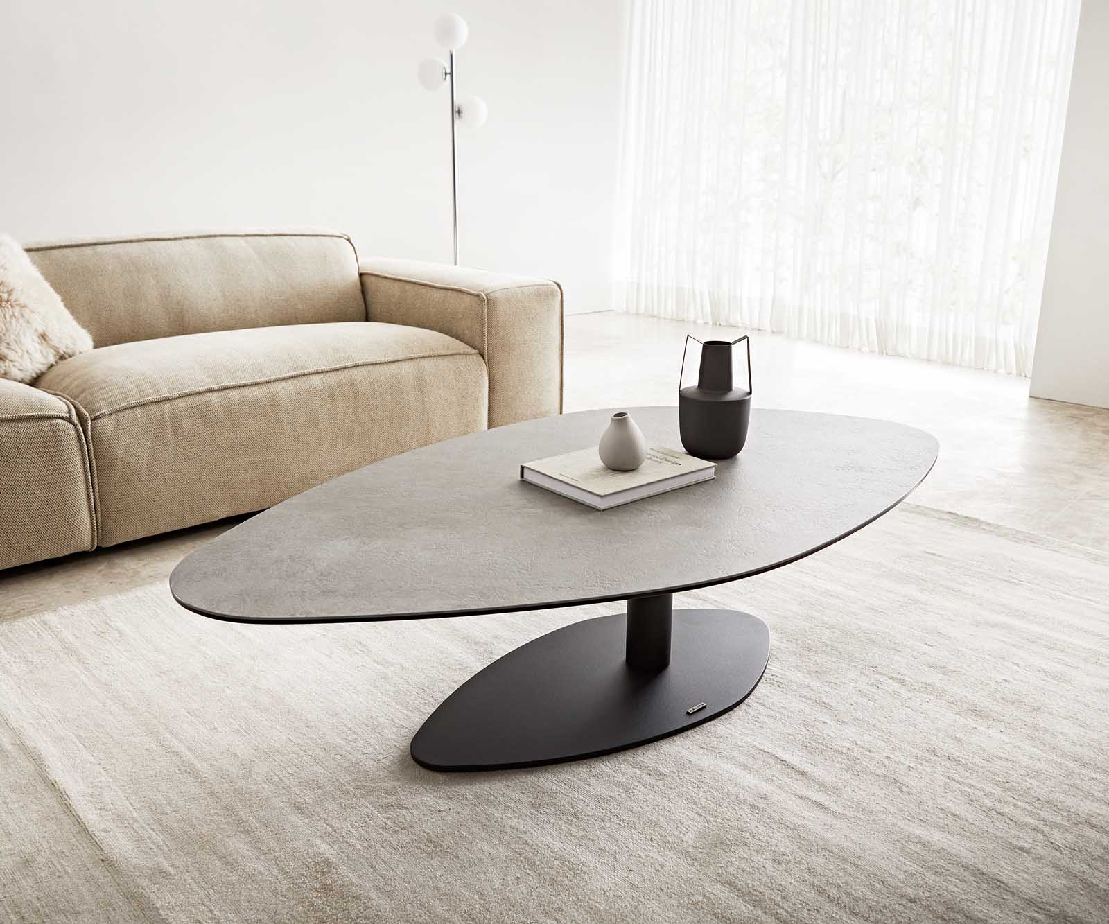 Couchtisch Vibana 140x80 cm Keramik Aspetto Concreto Betonfarbig Gestell Metall Schwarz Couchtisch Vibana 140x80 cm Keramik Aspetto Concreto Betonfarbig Gestell Metall Schwarz