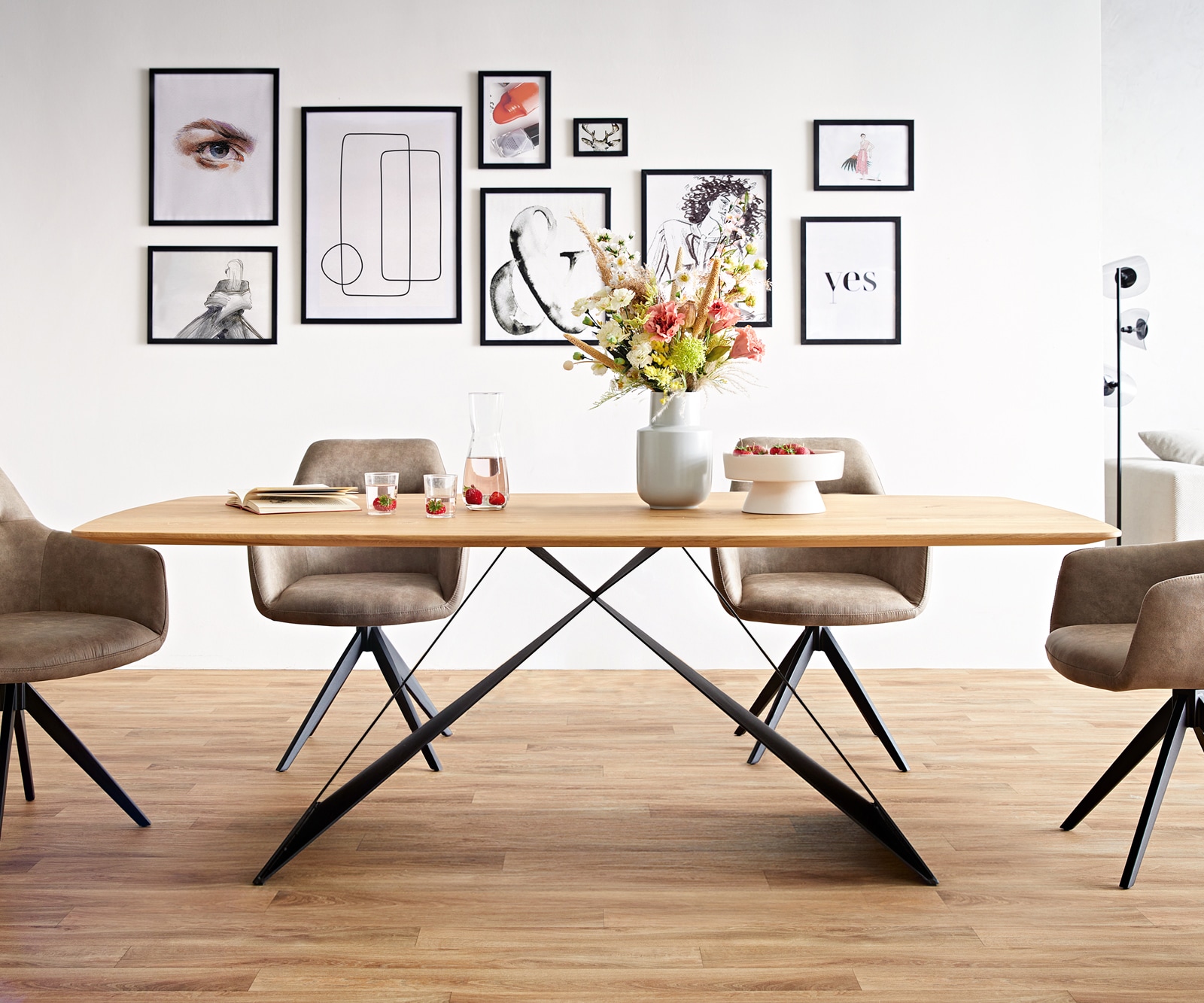 Esstisch Edge Boot 200x100x2,5-3 Eiche Natur V-Gestell Flachstahl Schwarz Schweizer Kante 5 Esstisch Edge Boot 200x100x2,5-3 Eiche Natur V-Gestell Flachstahl Schwarz Schweizer Kante 5