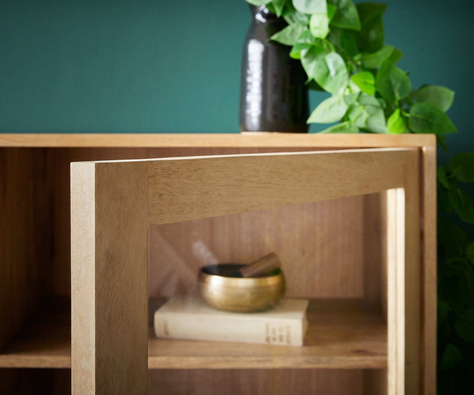 Vitrine Budaya 115x135 cm Mango Natur 4 Türen Fuß vierkant 4