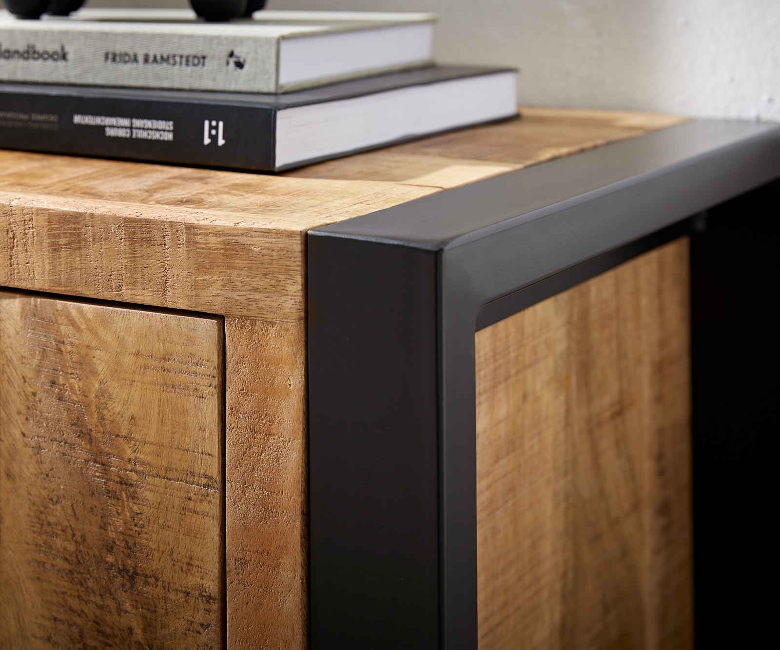 TV-Board Crompton Mango Natur Metall Schwarz 200 cm 2 Türen 1 Schublade 1 Fach 5 TV-Board Crompton Mango Natur Metall Schwarz 200 cm 2 Türen 1 Schublade 1 Fach 5