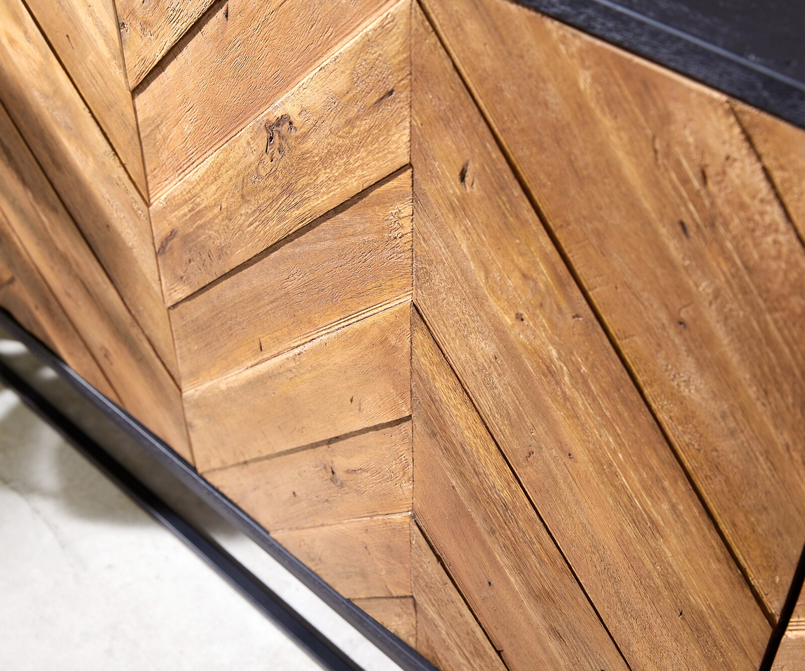 Sideboard Famke 145 cm Mango Teak 3 Türen 6