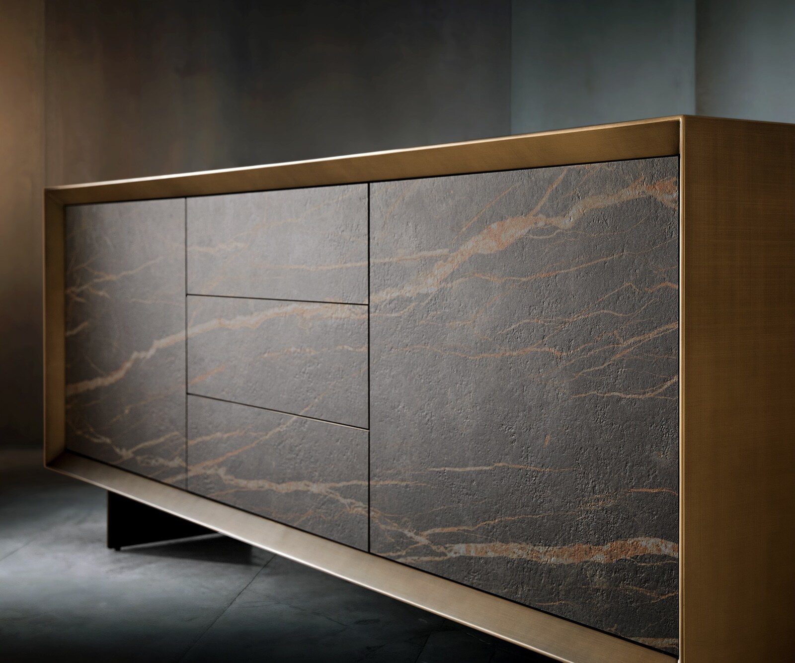 Sideboard Yori 200 cm Metallic Gold 2 Türen 3 Schubladen schwebend Metall Schwarz Keramik Laminam®Noir Desir Braun 1