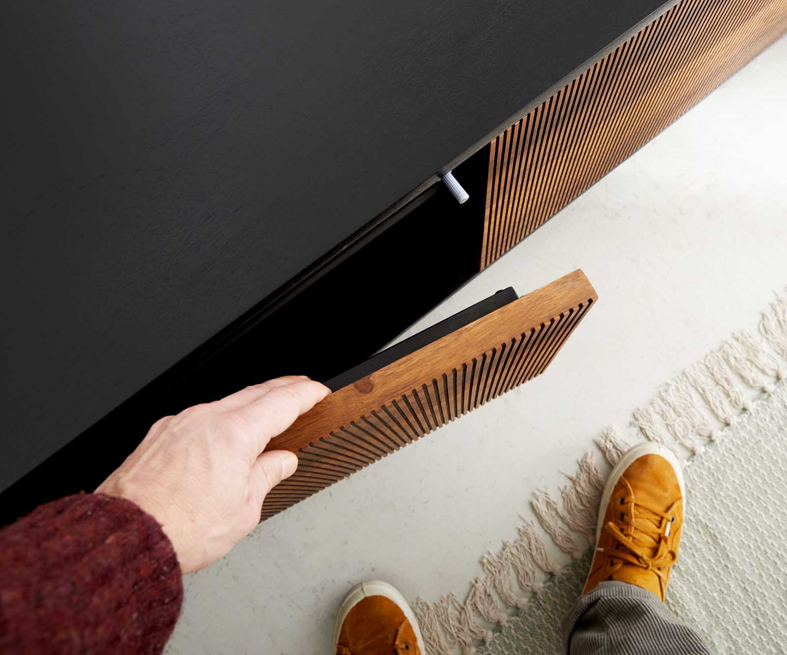 Lowboard Vaag 200 cm Sheesham Natur Mango Schwarz 2 Türen 2 Fächer 6