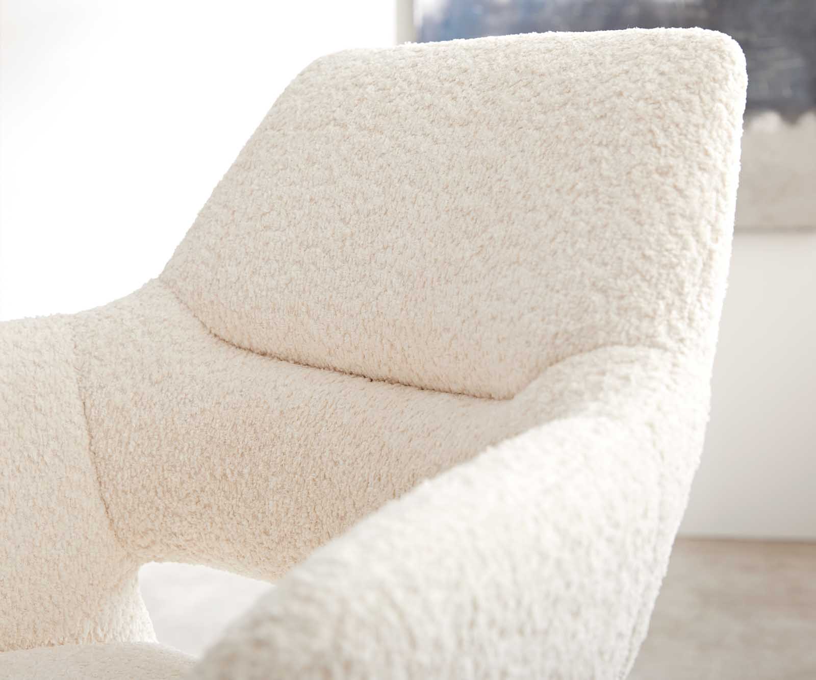 Drehstuhl Yago-Flex mit Armlehnen Bouclé Weiß Kreuzgestell breit Edelstahl 360° drehbar Taschenfederkern 4