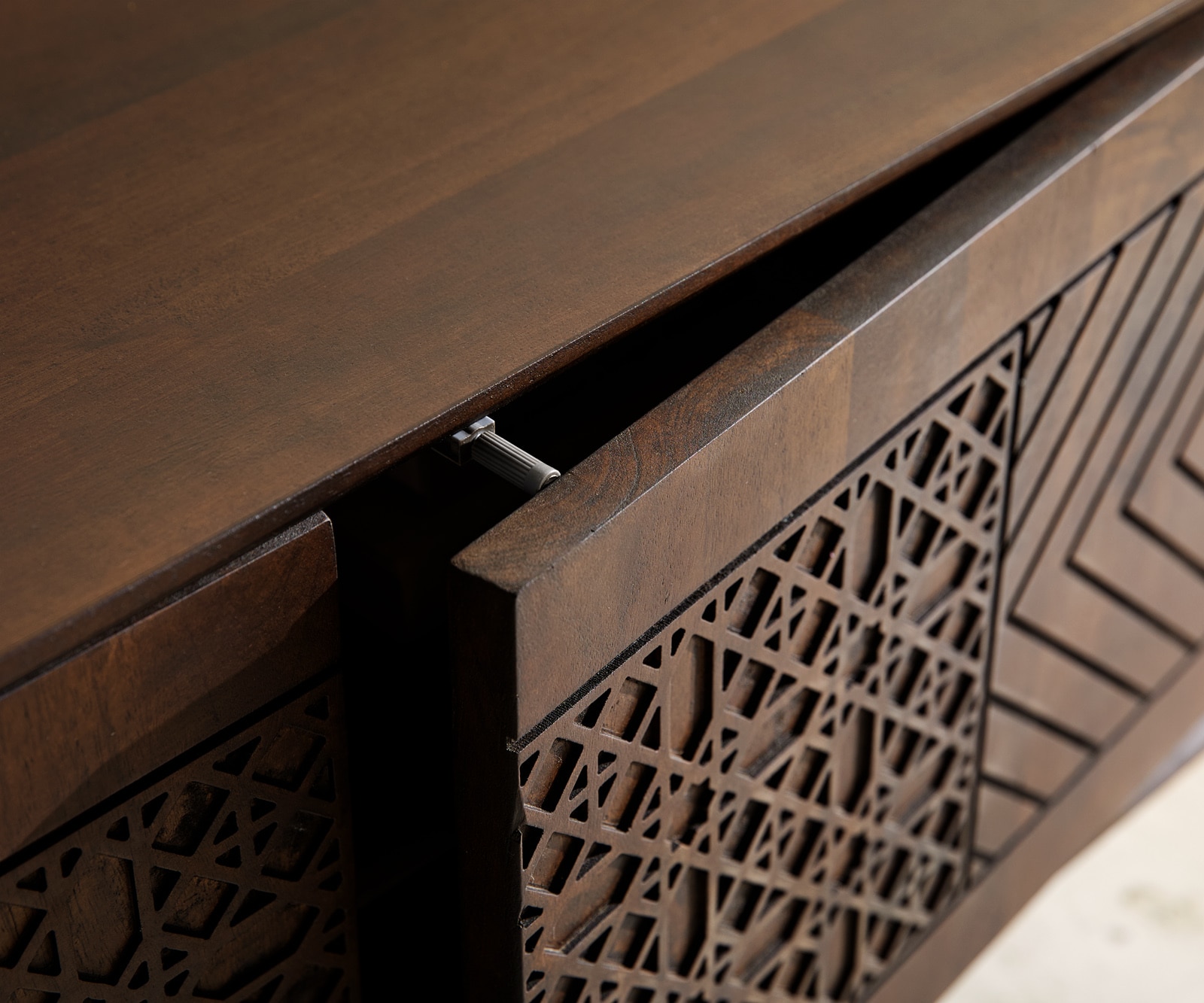 Sideboard Manjula 170 cm Mango Braun 4 Türen V-Fuß Metall Schwarz 3