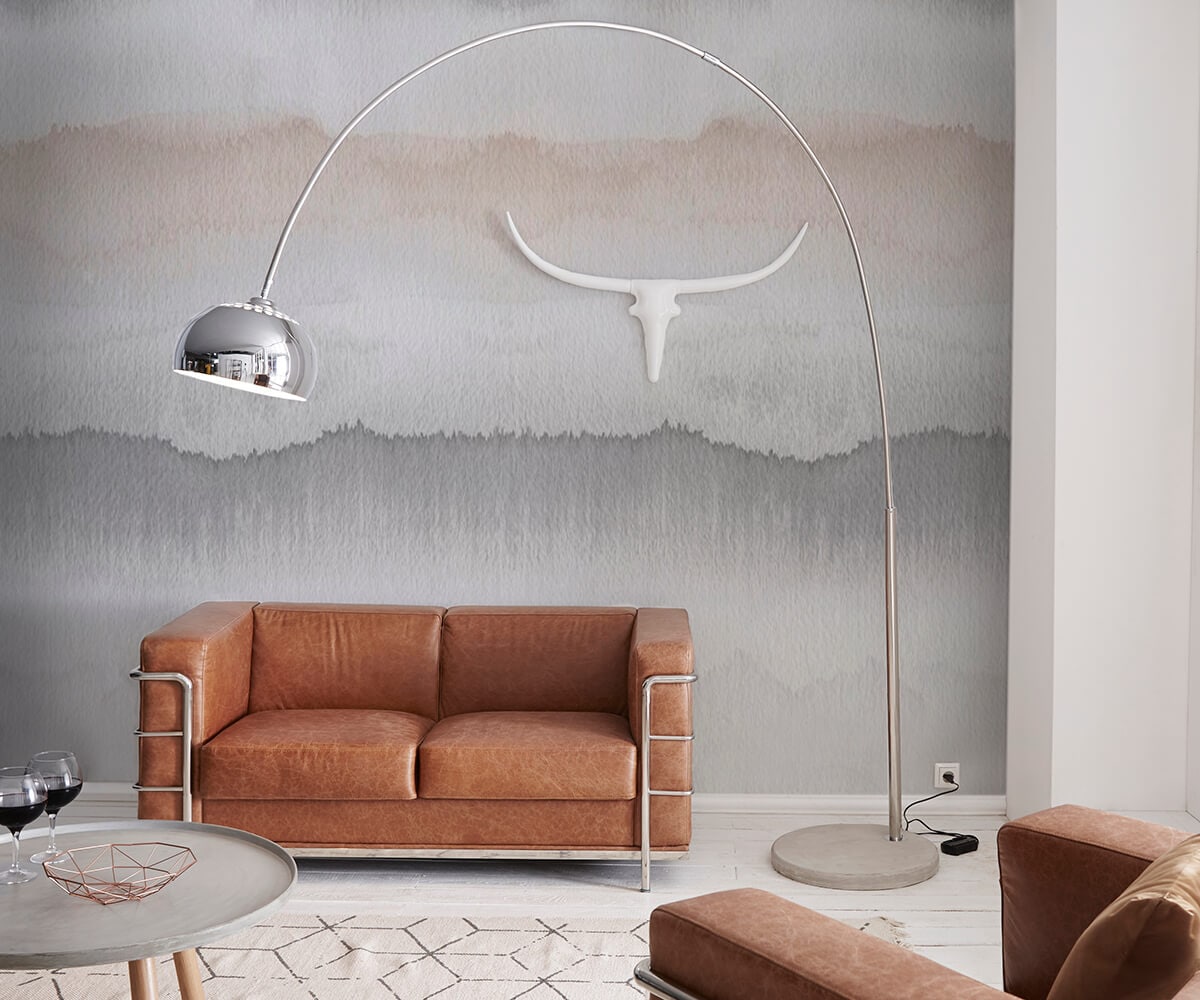 Bogenlampe Big-Deal Deluxe Silber dimmbar Betonfuß