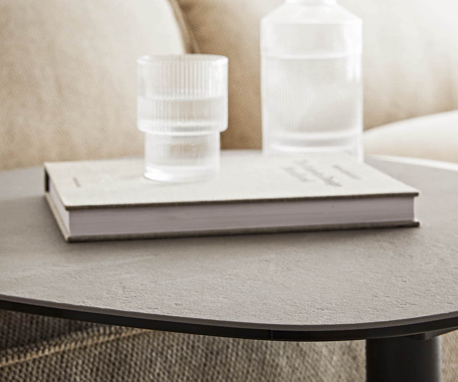 Beistelltisch Elenya 60x60 cm Keramik Aspetto Concreto Betonfarbig Gestell Metall Schwarz 7