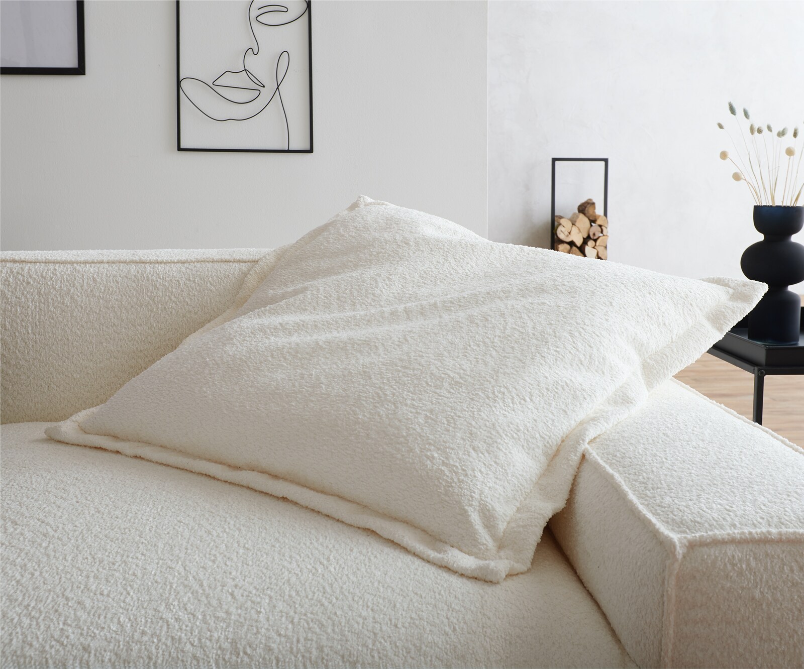 Wurfkissen Sirpio 70x70 Bouclé Creme-Weiß 1
