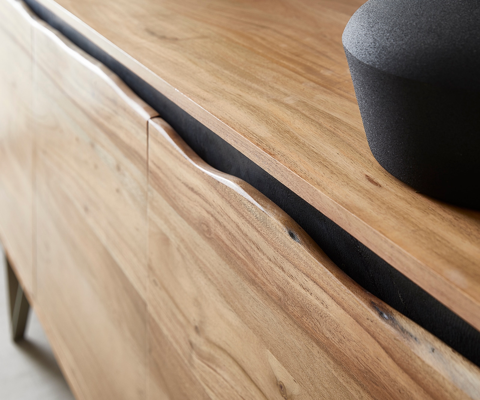 Sideboard Stonegrace 147x45 cm Akazie Natur 3 Türen Baumkante 5 Sideboard Stonegrace 147x45 cm Akazie Natur 3 Türen Baumkante 5