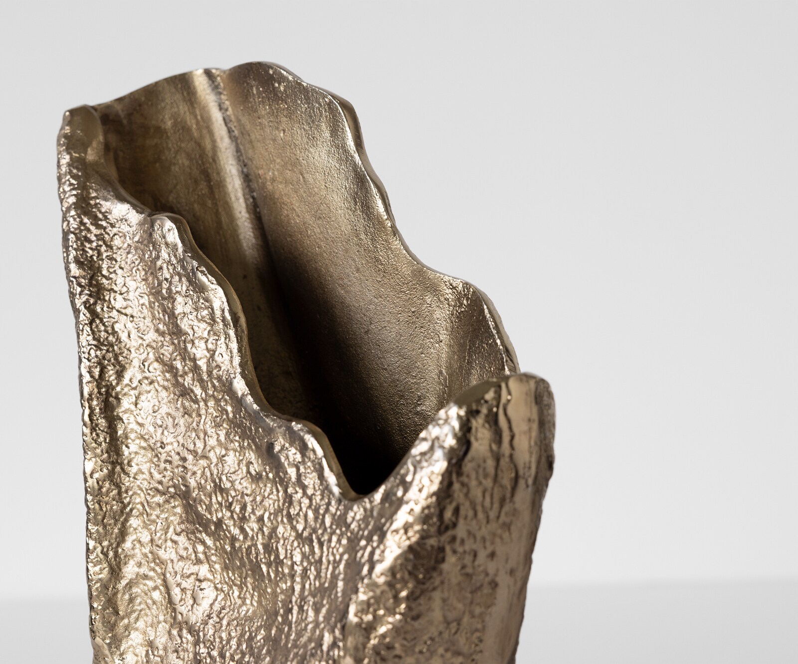 Vase Cavira B29 x T16 x H48 cm Aluminium Champagner Handgemacht 4