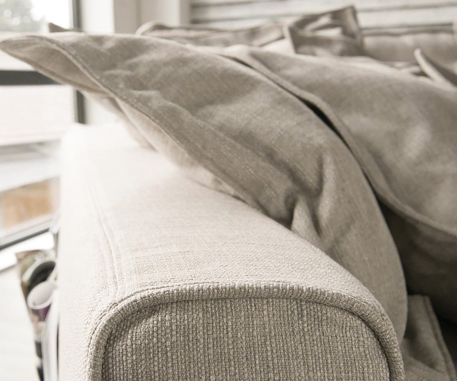 Hussensofa Noelia 240x145 cm Elfenbeinfarben mit Kissen 1 Hussensofa Noelia 240x145 cm Elfenbeinfarben mit Kissen 1