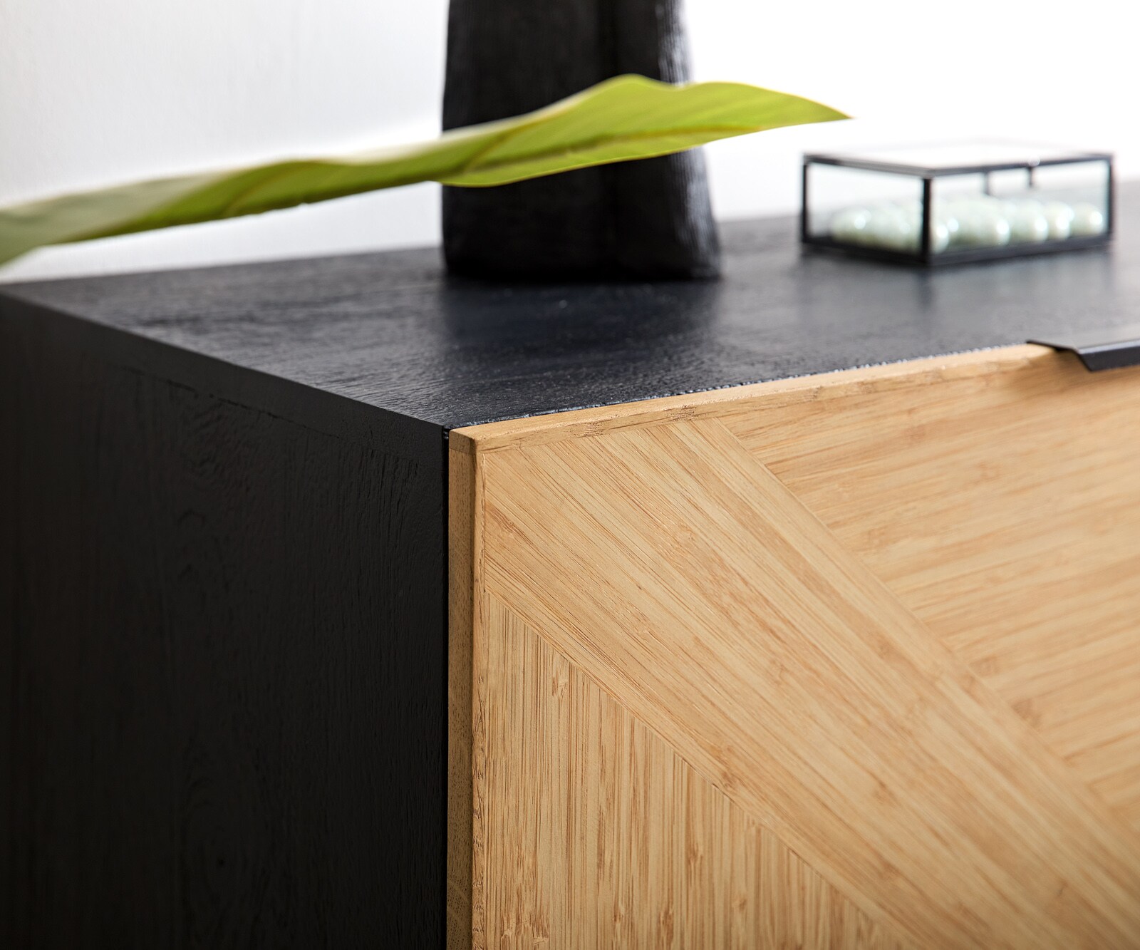 Highboard Mikkusu 90x150 cm Bambus Natur Mango Schwarz 4 Türen Metall Schwarz 2