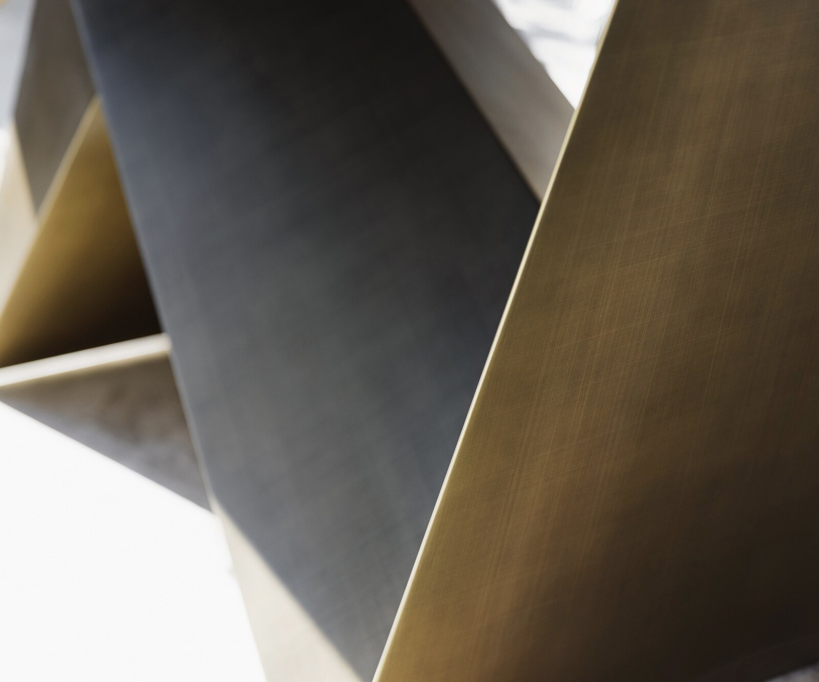 Esstisch Edge 300x100 Keramik Laminam® Emperador Extra Lucidato Dunkelbraun Prisma Metallic Gold 6